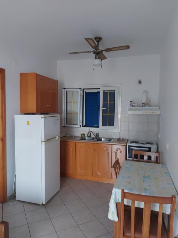 Matina Apartments Tyros Exterior foto