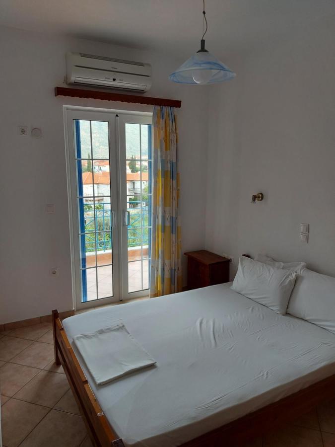 Matina Apartments Tyros Exterior foto