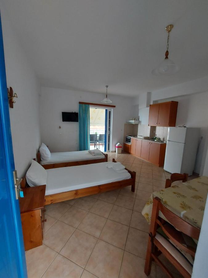 Matina Apartments Tyros Exterior foto