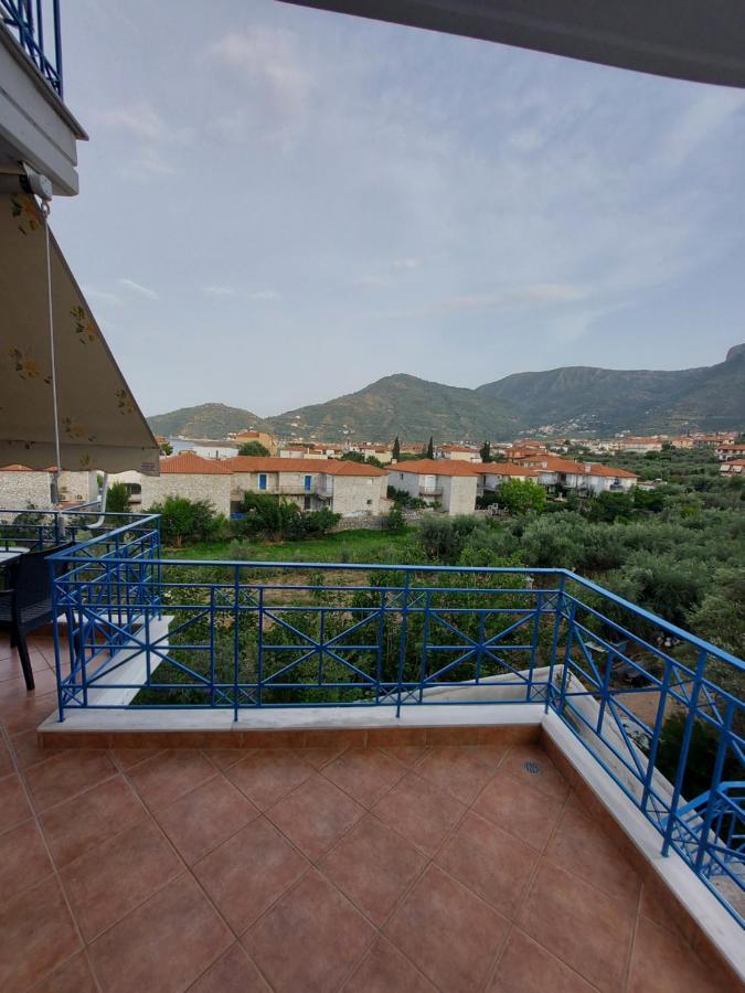 Matina Apartments Tyros Exterior foto