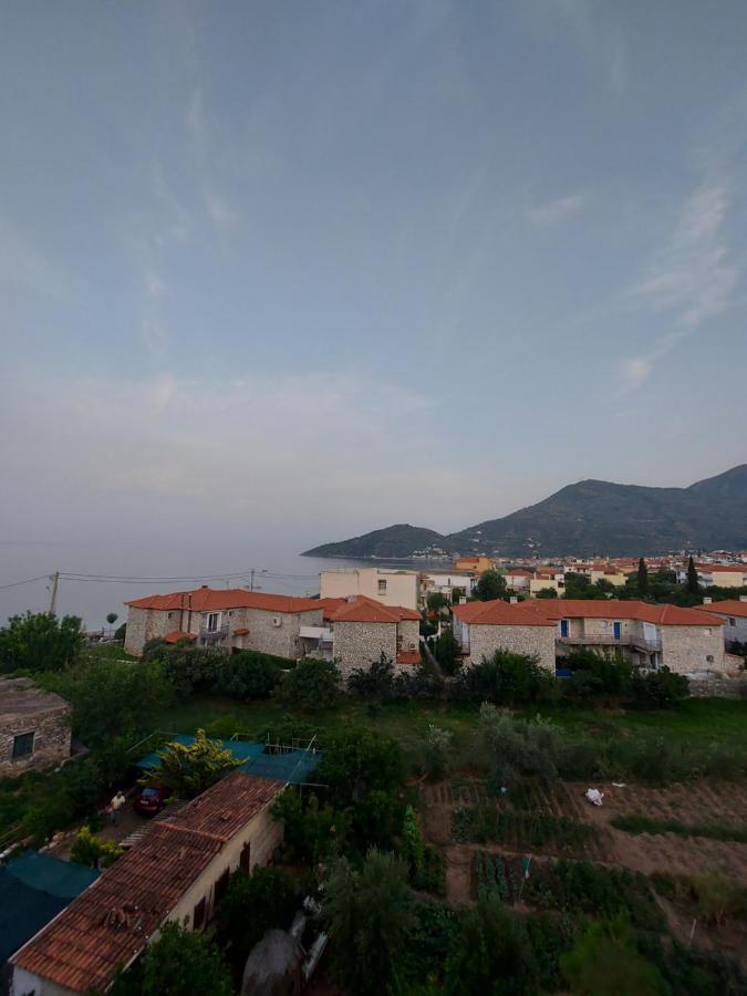 Matina Apartments Tyros Exterior foto