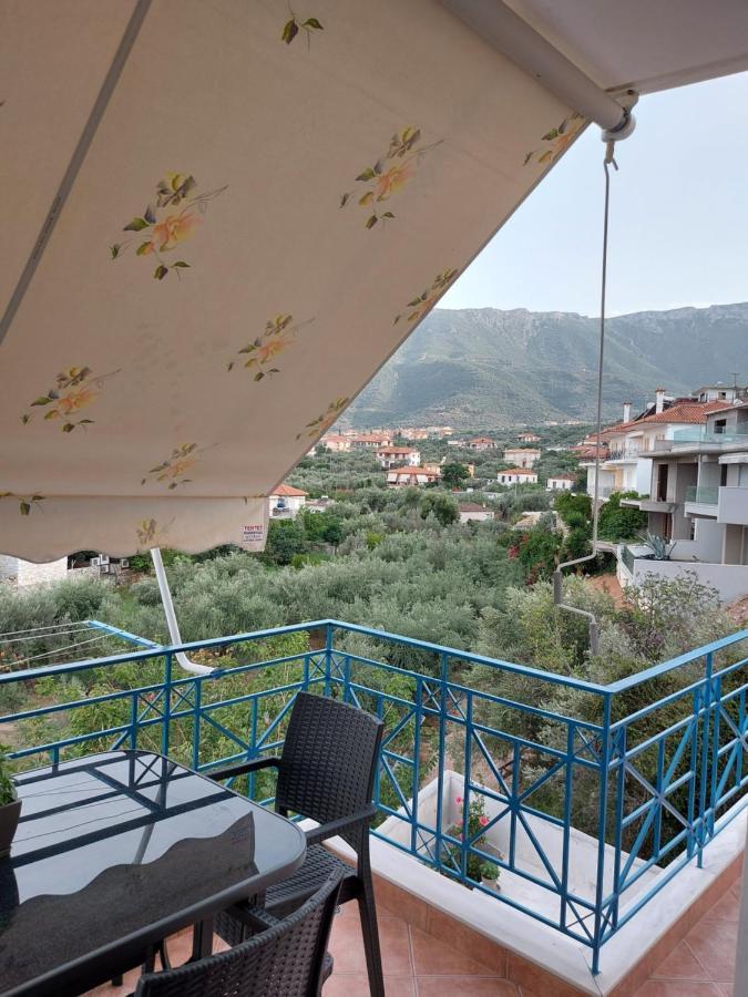 Matina Apartments Tyros Exterior foto
