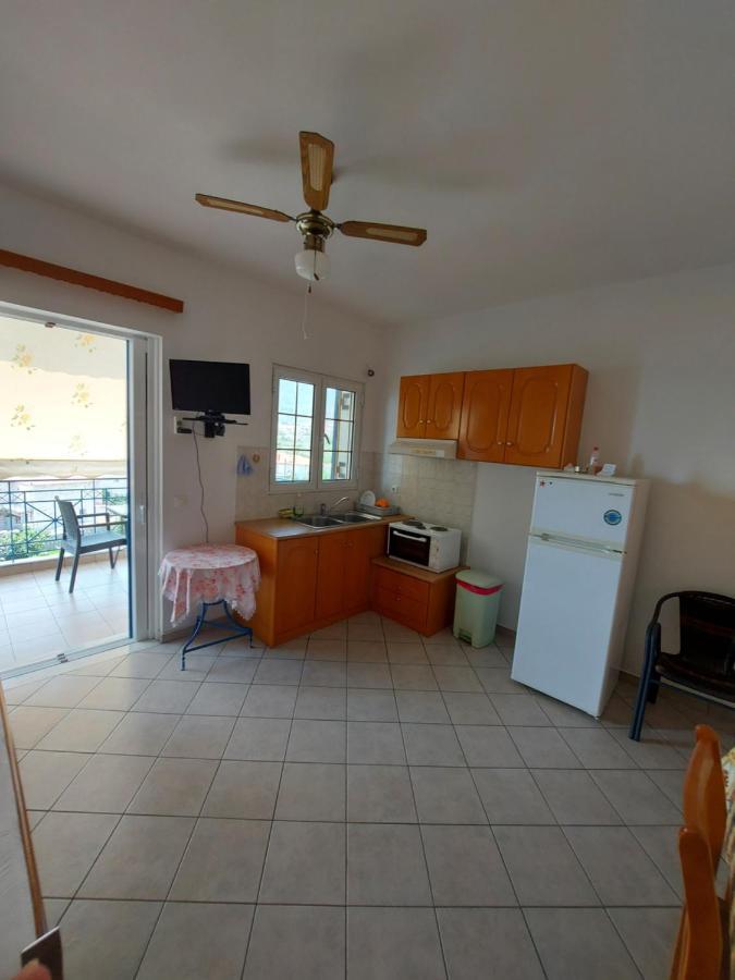 Matina Apartments Tyros Cameră foto
