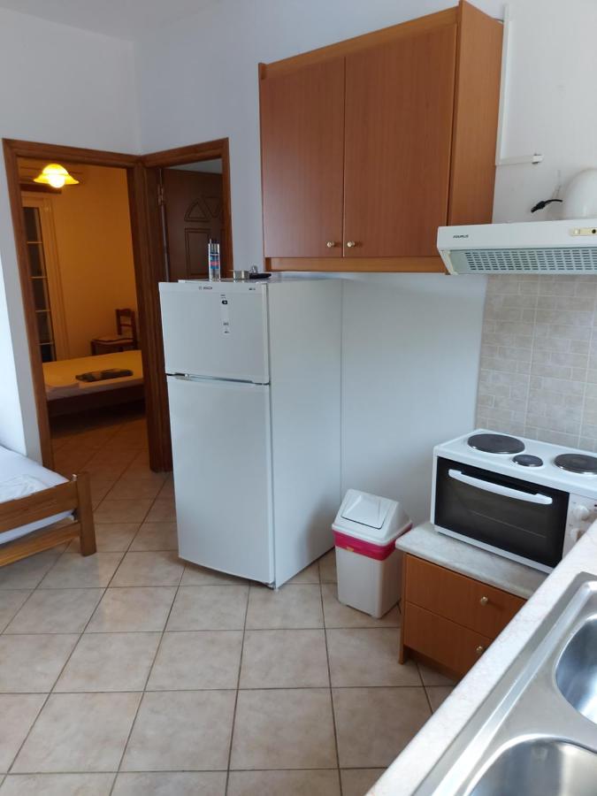 Matina Apartments Tyros Cameră foto