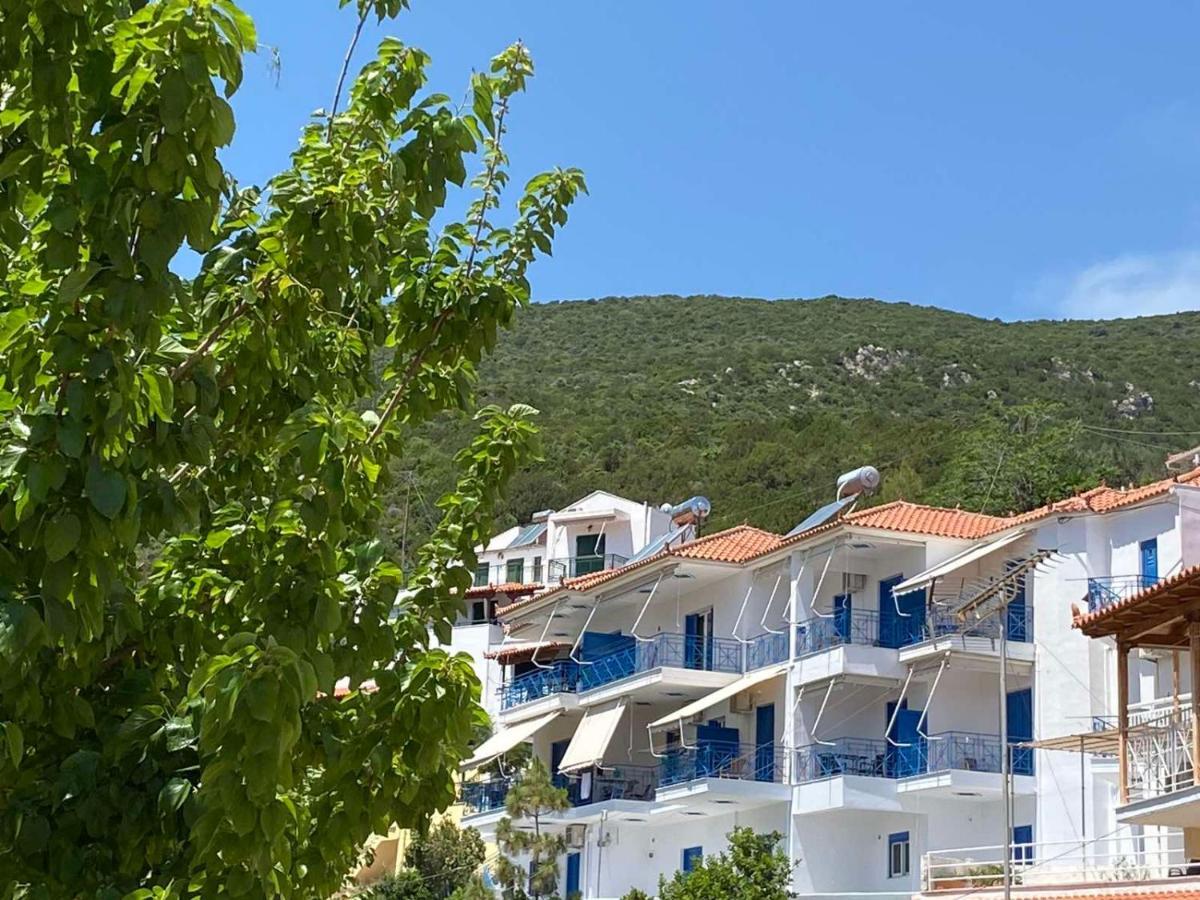Matina Apartments Tyros Exterior foto