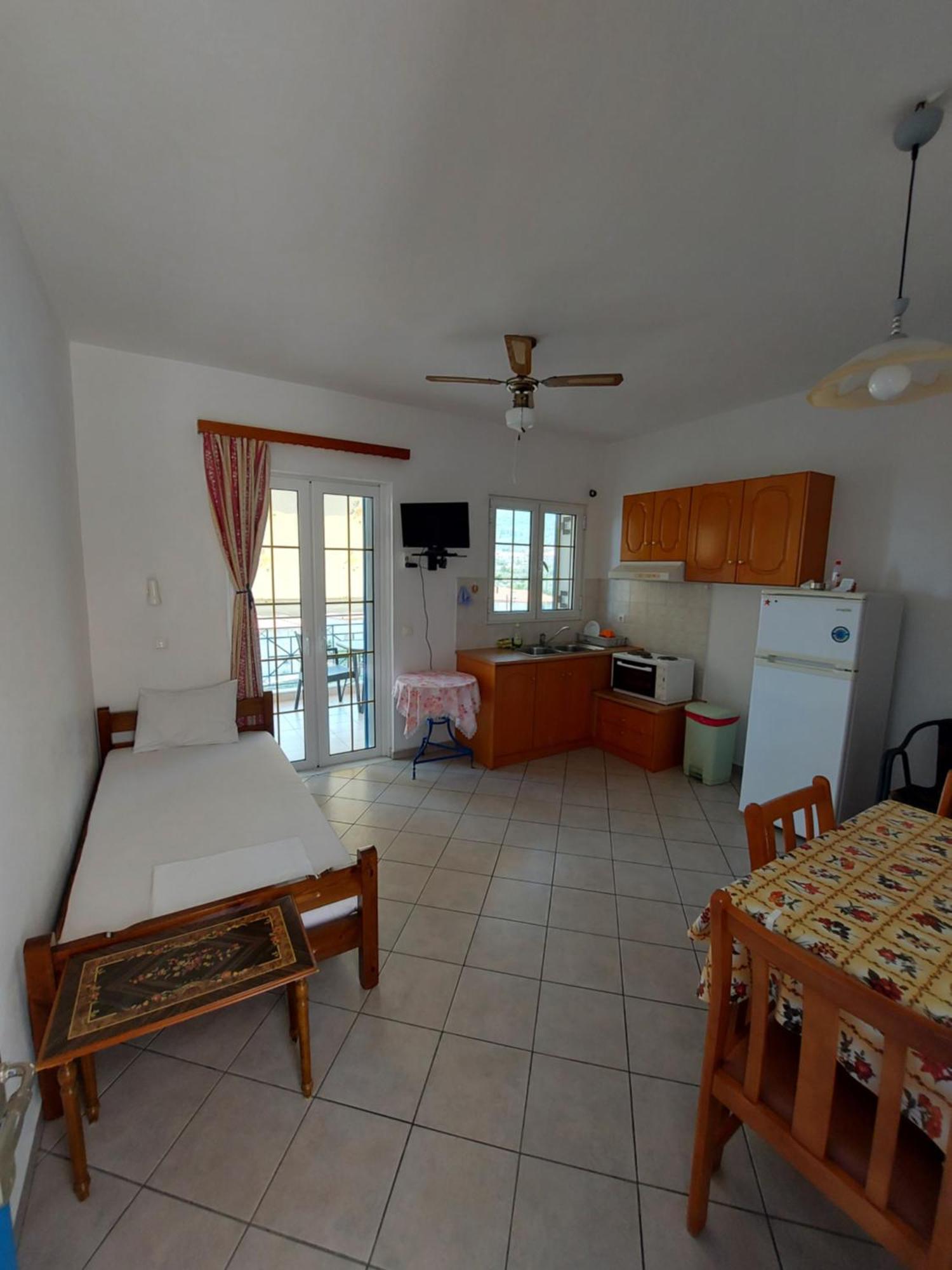 Matina Apartments Tyros Cameră foto
