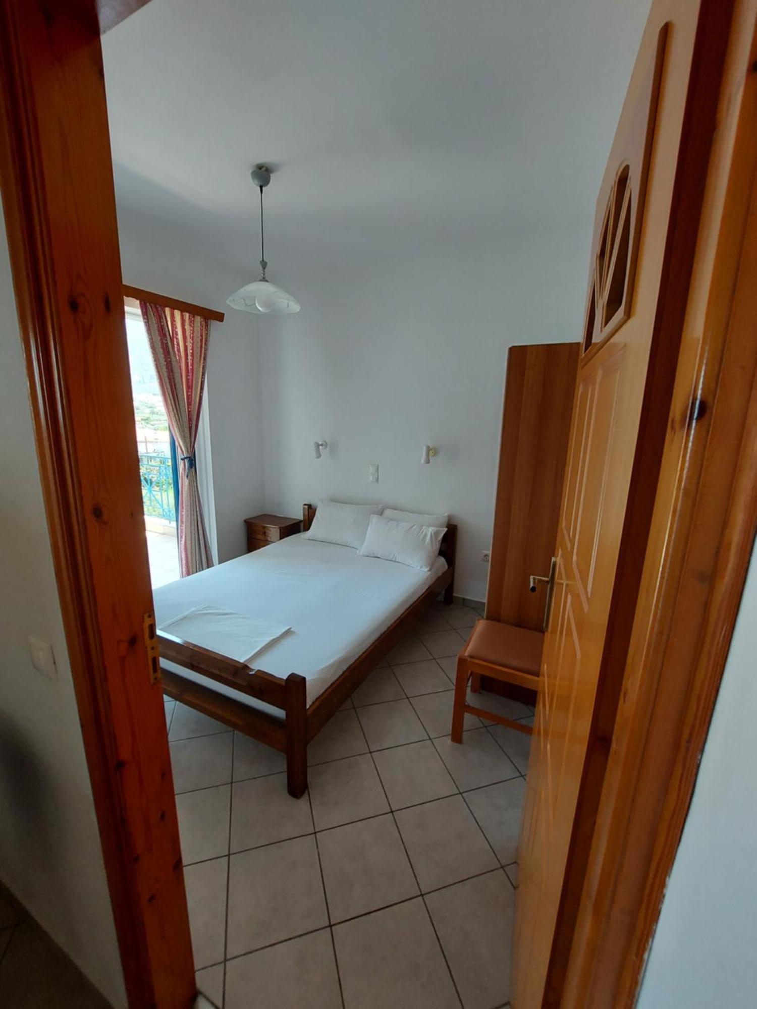 Matina Apartments Tyros Cameră foto